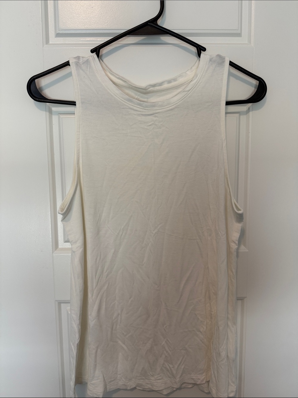 a new day Women's White Sleeveless Muscle Tank